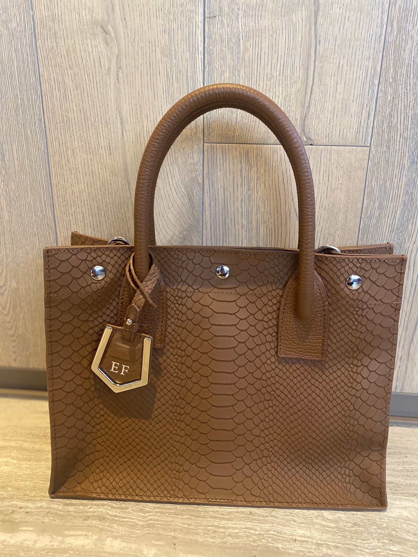 TOTE ARIA TAG CAMEL